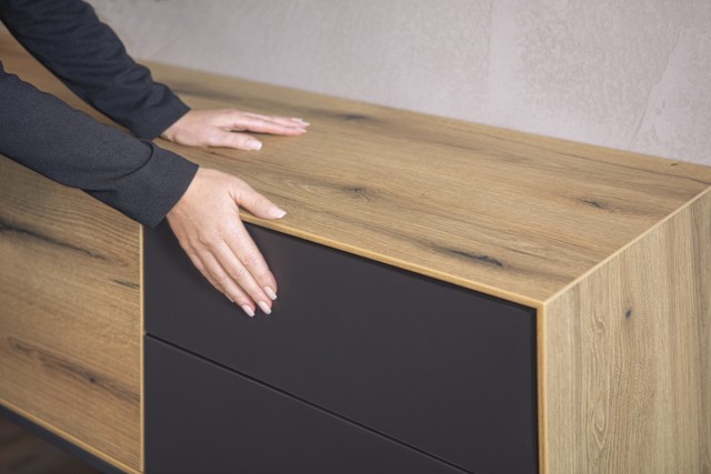 2190 OM Optimatt Detailfoto Hand quer